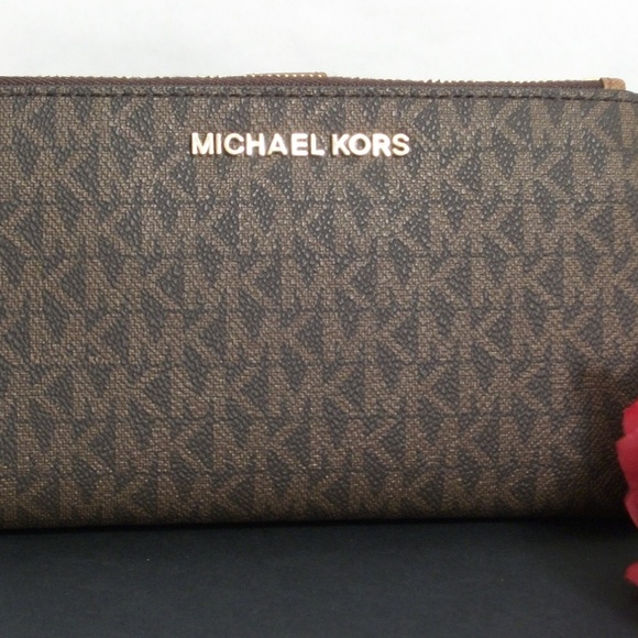 Michael Kors Signature Canvas Smartphone Wallet - Picture 7 of 8